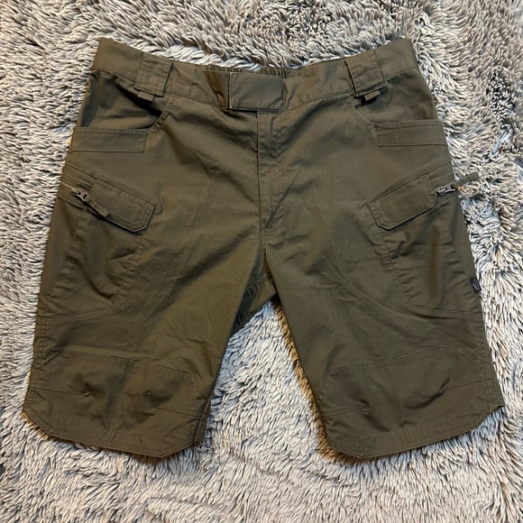 Helikon-Tex (URBAN TACTICAL SHORTS®) 11 - POLYCOTTON RIPSTOP Size 2XL Like New - Picture 1 of 7